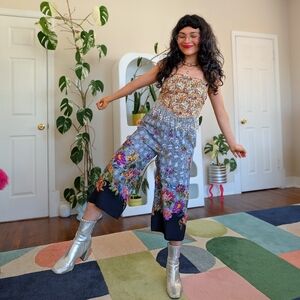 Knit Works blue floral wide leg cullotes